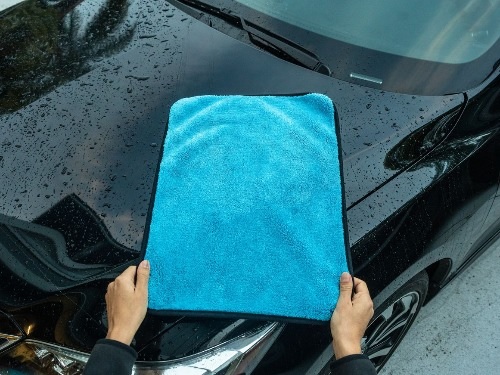 Meguiars Supreme Shine Drying Towel v akci.pg